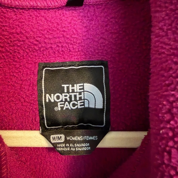 The North Face Magenta Fleece Jacket Size Medium - Picture 4 of 8